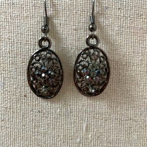 2/$20 🌟 Dark Pewter with accent stones dangle earrings